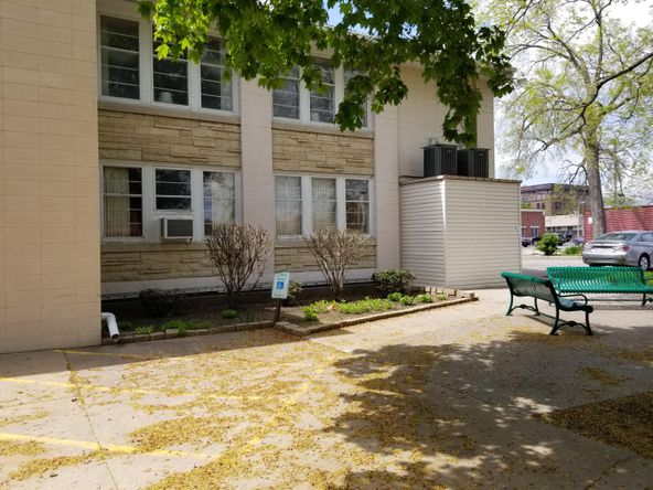 136 8th St N, La Crosse, WI 54601